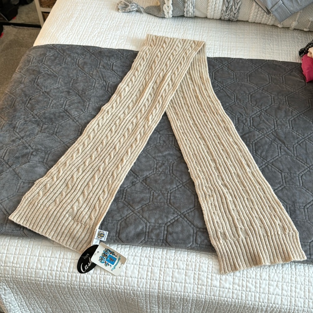 NWT Portolano 100% Cashmere Cable Knit Scarf